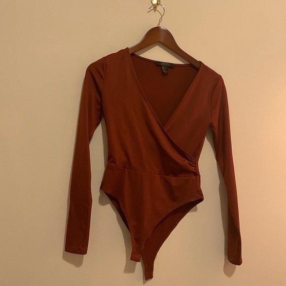 Forever 21 Tops - Forever 21 • Autumn Body Suit